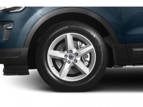 Used 2019 Ford Explorer XLT image 15