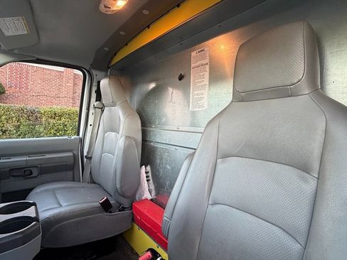 Used 2024 Ford E-350 and Econoline 350 Super Duty w/ Driver's Safety Package image 9