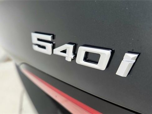Used 2026 BMW 540i xDrive 540i xDrive image 17