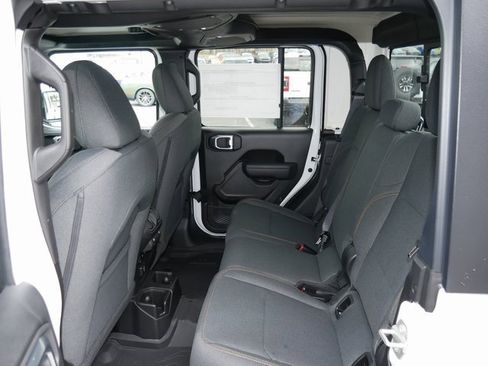 Used 2024 Jeep Gladiator Sport image 26