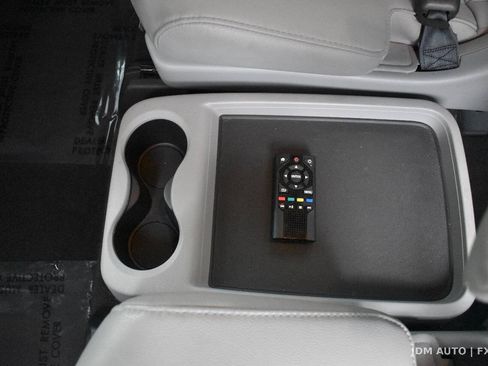 Used 2019 Honda Pilot Touring image 30