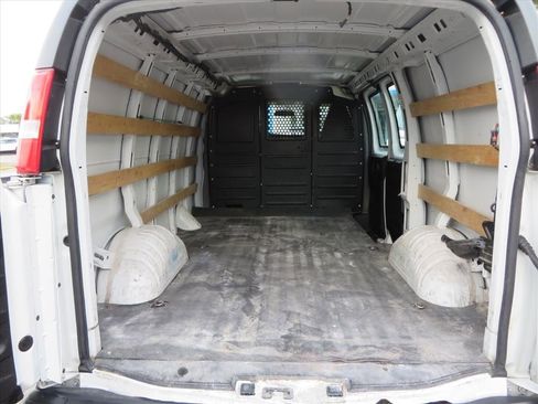 Used 2020 GMC Savana 2500 w/ Driver Convenience Package image 24