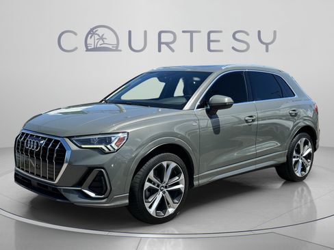 Used 2019 Audi Q3 2.0T Premium Plus w/ Premium Plus Package AWD/4WD image 1