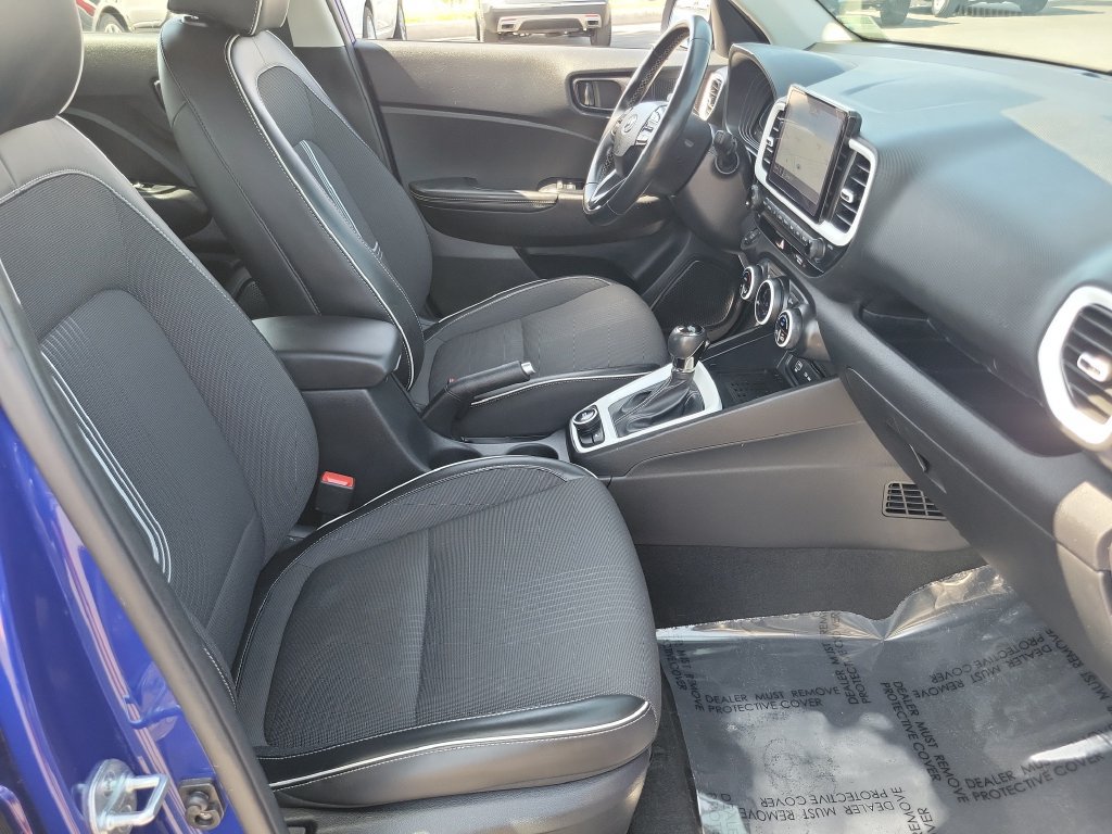 Used 2023 Hyundai Venue Limited FWD image 20