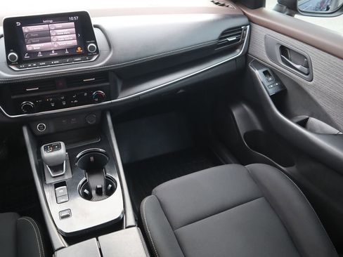 Used 2023 Nissan Rogue S image 12