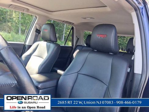 Used 2023 Toyota 4Runner TRD Off-Road Premium w/ Off Road Premium Plus Package AWD/4WD image 30
