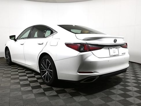 Used 2024 Lexus ES 350 w/ Premium Package FWD image 9