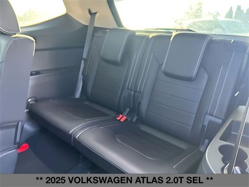 Used 2025 Volkswagen Atlas SEL image 16