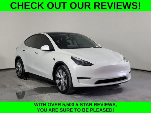 Used 2024 Tesla Model Y Long Range AWD/4WD image 3
