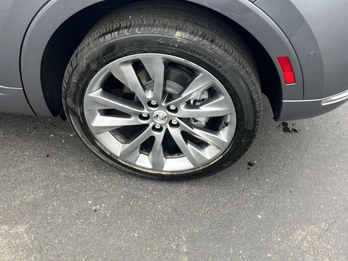 Used 2022 Buick Envision Avenir w/ Technology Package II FWD image 35