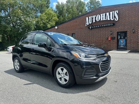 Used 2020 Chevrolet Trax LT FWD image 1