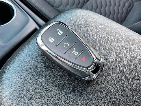 Used 2021 Chevrolet Equinox LT FWD image 32