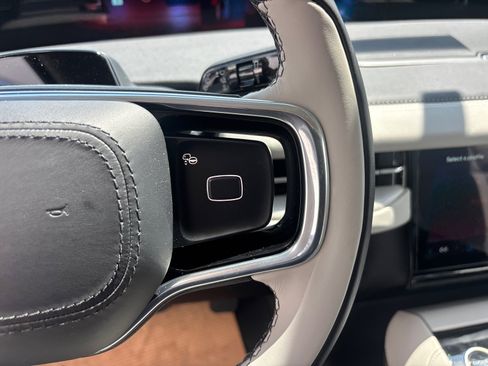 New 2026 Lincoln Navigator Premiere AWD/4WD image 17