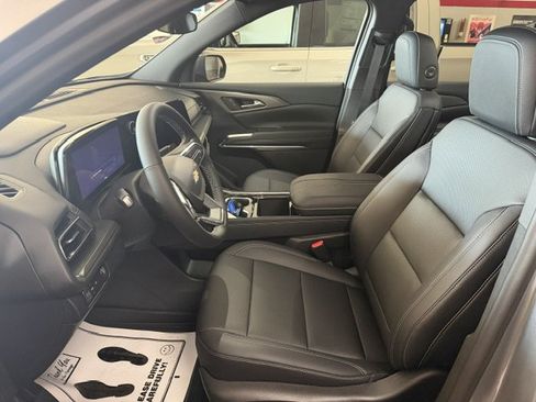 New 2026 Chevrolet Traverse LT w/ LPO, Floor Liner Package FWD image 10