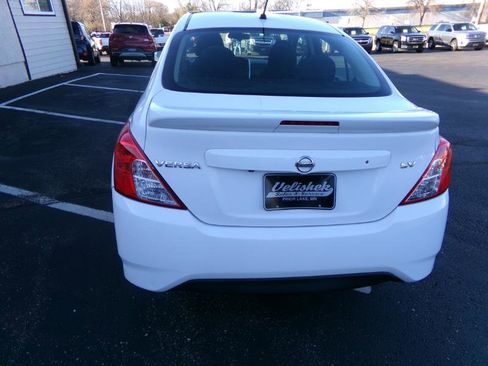 Used 2019 Nissan Versa SV image 6