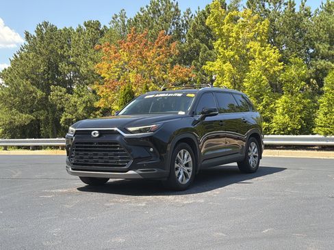 Used 2024 Toyota Grand Highlander FWD image 11