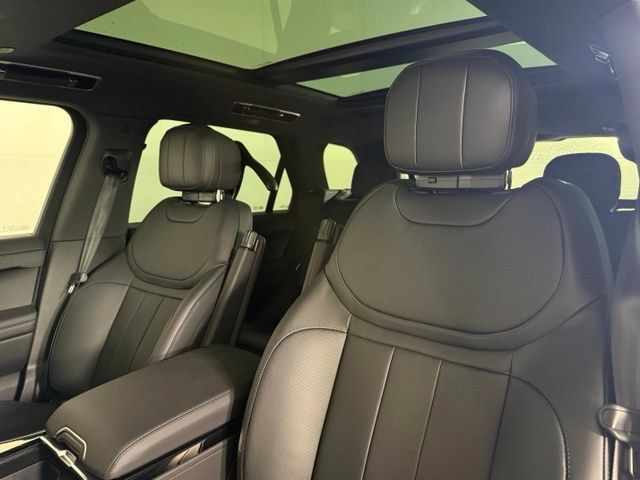 New 2026 Land Rover Range Rover Sport Dynamic SE AWD/4WD image 6