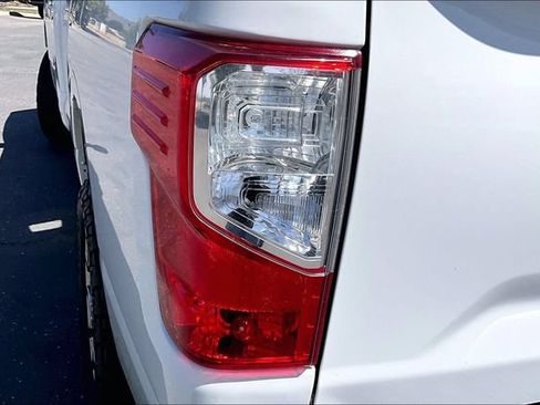 Used 2017 Nissan Titan SV RWD image 26