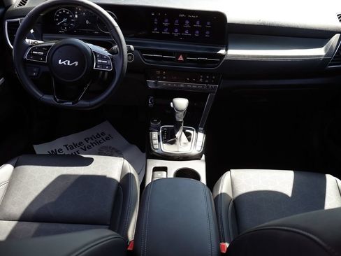 Used 2025 Kia Seltos SX w/ SX Sunroof Package AWD/4WD image 16