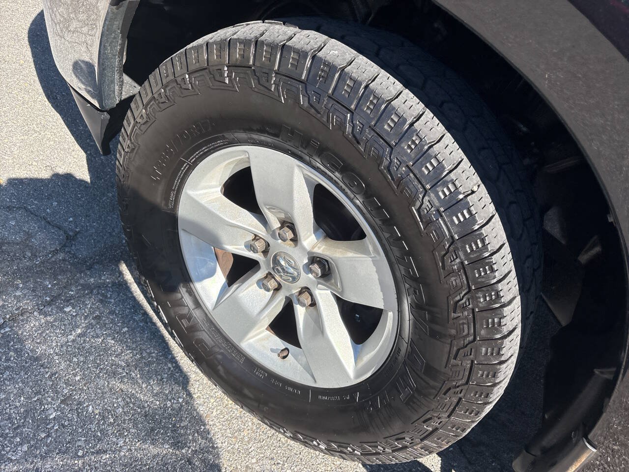 Used 2016 RAM 1500 Classic SLT RWD image 16