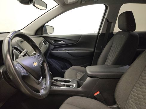 Used 2021 Chevrolet Equinox LT image 17