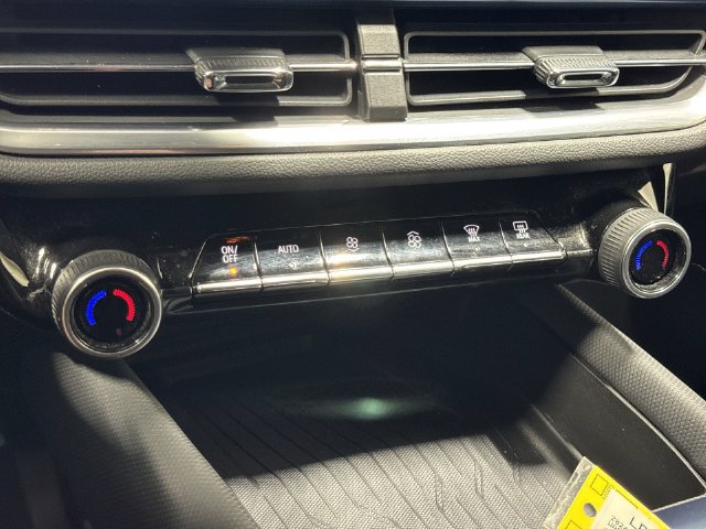 Used 2024 Chevrolet Equinox EV LT AWD/4WD image 20
