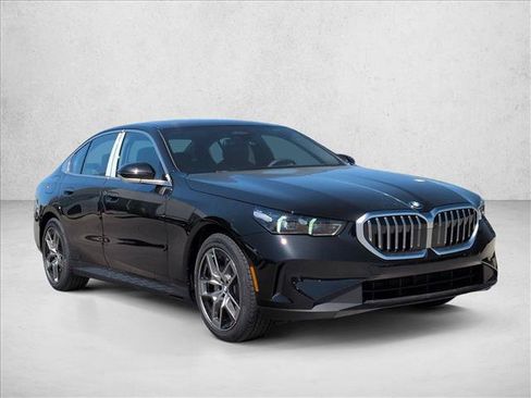 Used 2027 BMW 530i xDrive w/ Premium Package AWD/4WD image 7