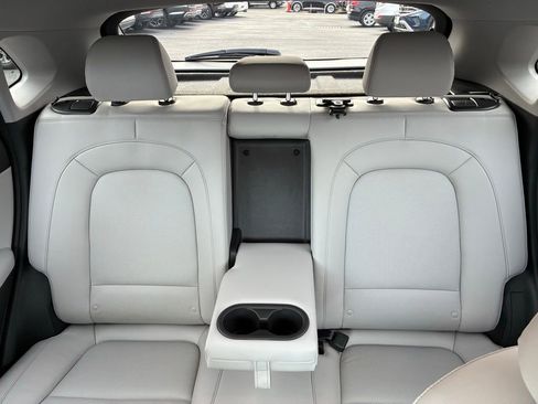 Used 2023 Hyundai Kona Limited image 16