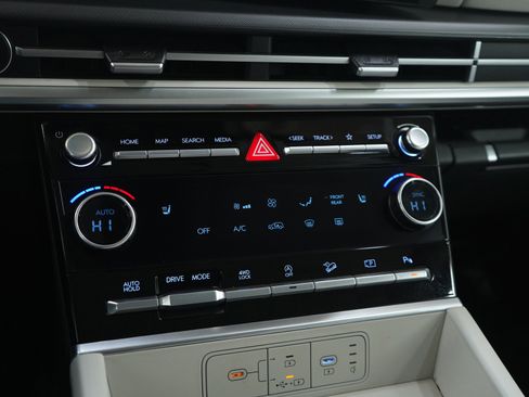 Used 2025 Hyundai Santa Fe SEL image 24