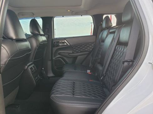 Used 2023 Mitsubishi Outlander SEL 40th Anniversary image 13