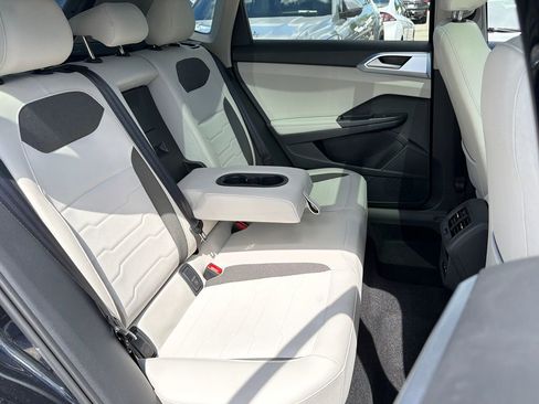 New 2026 Volkswagen Taos SE AWD/4WD image 10