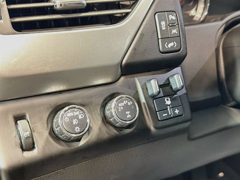 Used 2019 Chevrolet Suburban Premier w/ Max Trailering Package AWD/4WD image 12