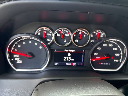 Used 2022 Chevrolet Silverado 1500 LT AWD/4WD image 23