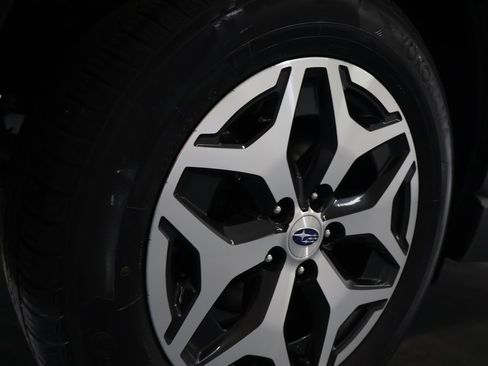 Used 2020 Subaru Forester Premium image 29