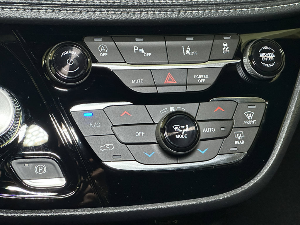 New 2027 Chrysler Pacifica Select AWD/4WD image 29