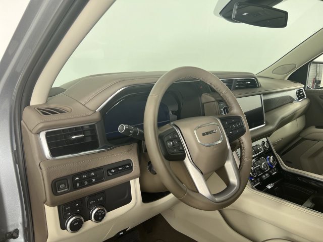 Used 2023 GMC Yukon Denali AWD/4WD image 10