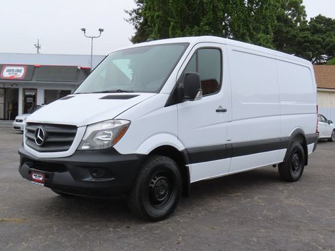 Used 2016 Mercedes-Benz Sprinter 2500 image 2