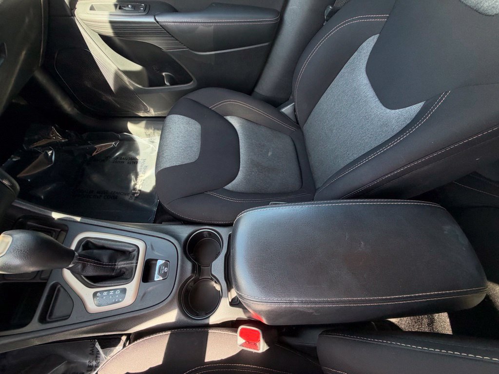 Used 2017 Jeep Cherokee Sport FWD image 13