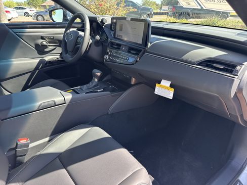 New 2025 Lexus ES 350 w/ Premium Package image 13