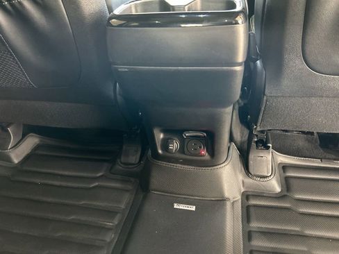 Used 2022 Kia Telluride SX w/ SX Prestige Package image 28