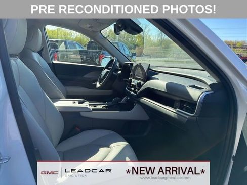 Used 2024 Toyota Grand Highlander AWD image 10