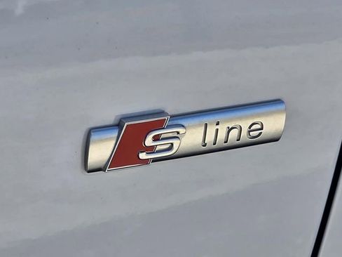 Used 2024 Audi Q3 2.0T Premium image 32