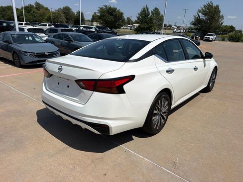 Used 2025 Nissan Altima 2.5 SV FWD image 5