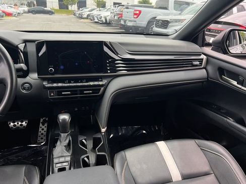 Used 2025 Toyota Camry SE w/ Convenience Package FWD image 14