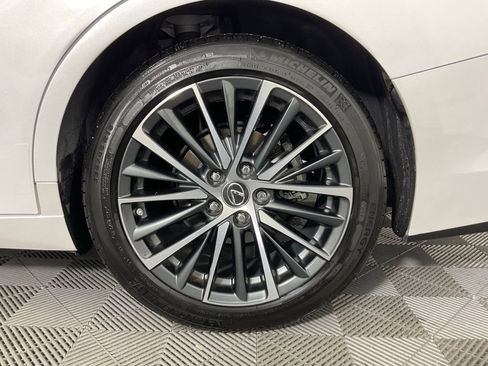 Used 2024 Lexus ES 350 w/ Premium Package FWD image 10