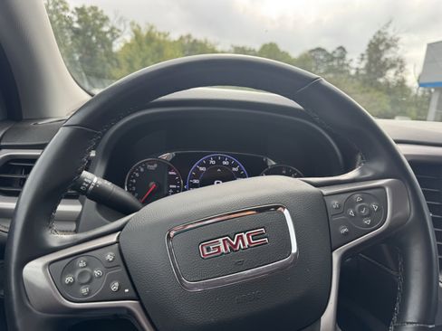 Used 2023 GMC Acadia AT4 w/ Technology Package image 13