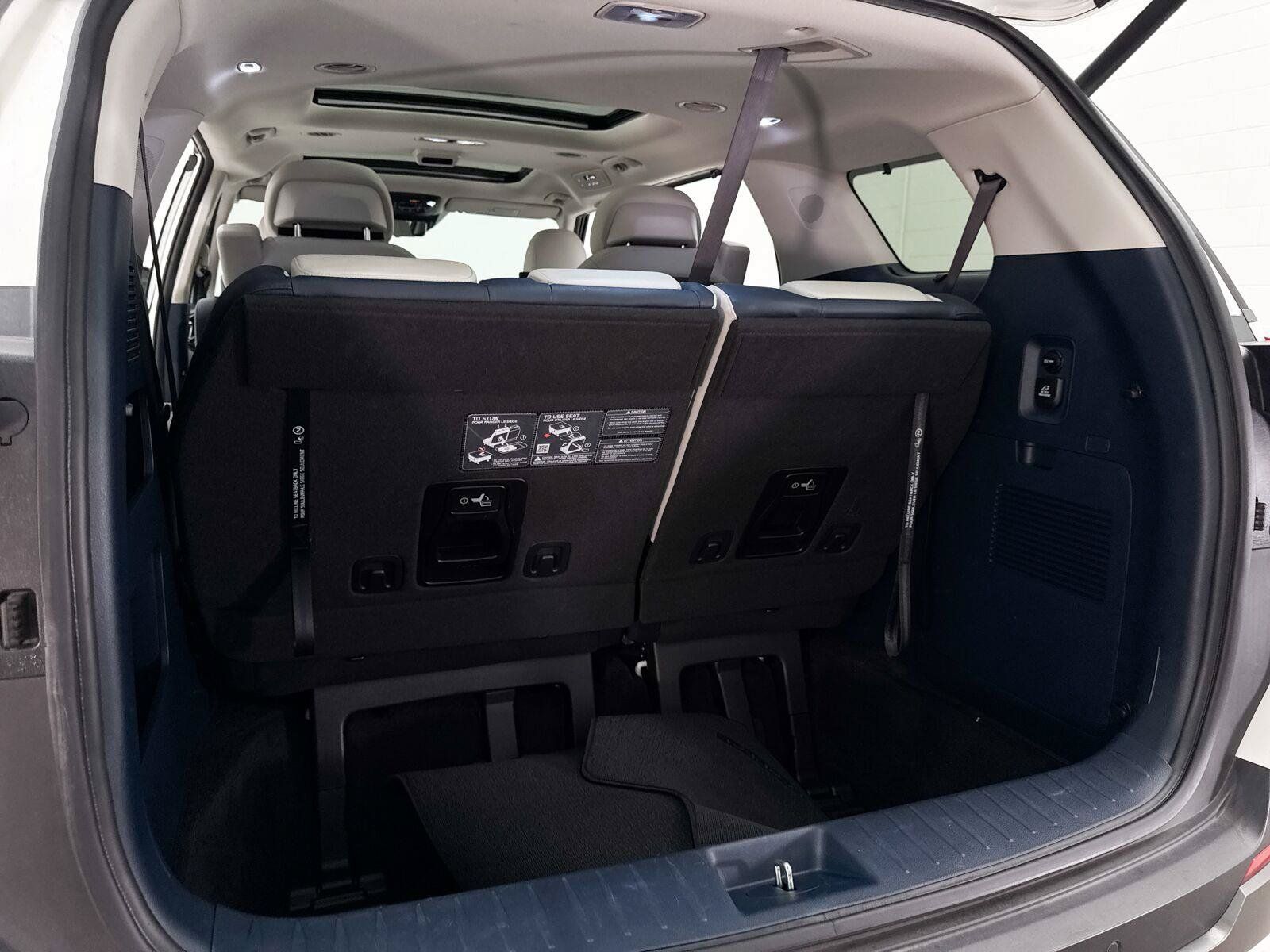 Used 2025 Kia Carnival SX Prestige FWD image 36