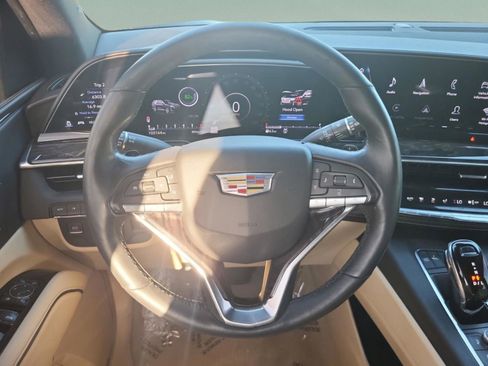 Used 2021 Cadillac Escalade Premium Luxury w/ Performance Package image 21
