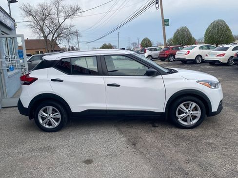 Used 2018 Nissan Kicks S FWD image 4