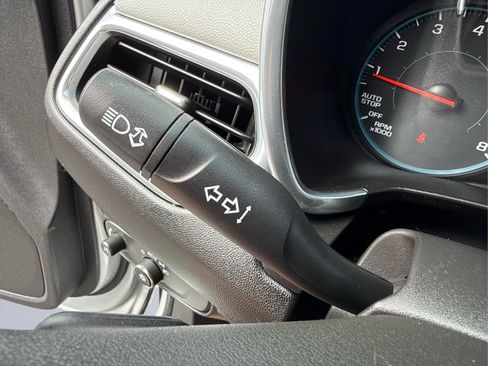 Used 2018 Chevrolet Equinox LS AWD/4WD image 24